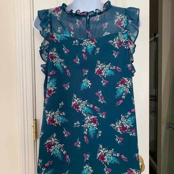 Top - Picture 3 of 5